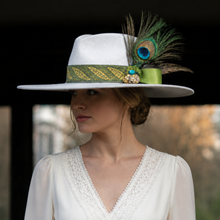 Load image into Gallery viewer, Customized Perla Wide Brim Fedora Hat - White with Peacock Feathers