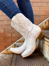 Load image into Gallery viewer, Corral Z507 Embroidery Snip Toe Ankle Boots - White Tailored West