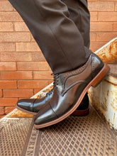 Load image into Gallery viewer, Men's MADDOX Cap Toe Oxford Shoes - Black