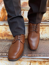 Load image into Gallery viewer, Men's Oxford Shoes - Cognac