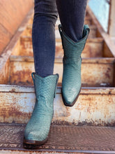 Load image into Gallery viewer, Corral A4195 Turquoise Python Full Exotic Ankle Boots