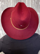 Load image into Gallery viewer, Bailey Renegade® Hickstead Western Hat - Cranberry
