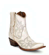 Load image into Gallery viewer, Corral Pearl Embroidery Ankle Boots with Zipper L5916
