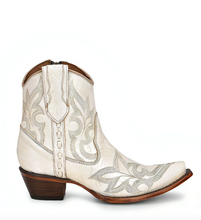 Load image into Gallery viewer, Corral Pearl Embroidery Ankle Boots with Zipper L5916
