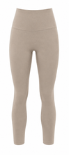 Load image into Gallery viewer, One-Size High-Waist Capri Leggings
