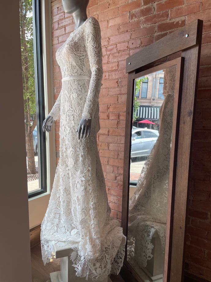 Flora Light Cream Lace Wedding Dress