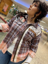 Load image into Gallery viewer, Victor Vintage Flannel Shirt
