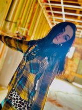 Load image into Gallery viewer, Tailored West Vintage Raider Vintage Flannel Shirt gold brown turquoise
