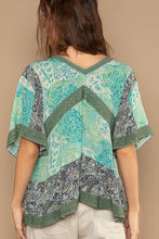 Load image into Gallery viewer, Tailored West Boho Style Top in Mixed Print - Mint
