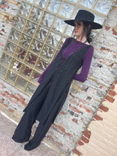 Load image into Gallery viewer, Tailored TW Sparkle Black Glitter Vest
