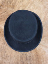 Load image into Gallery viewer, Tailored West Men&#39;s Formal Black Felt Top Hat
